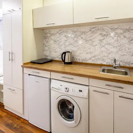 Cozy Center Apartman *