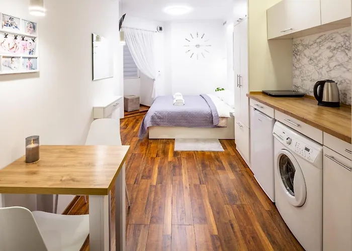 Cozy Center شقة *